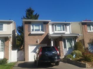 976 Raintree Ln, Mississauga, ON L5H 3Y6