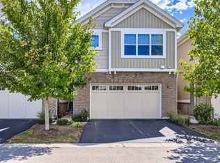 3222 N Heritage Ln, Arlington Heights, IL 60004