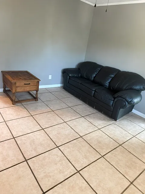 2 bed, 580 sqft, $1,200 — Photo 3