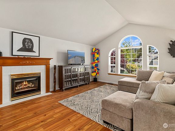3rd image of 4401 Greenbriar Street SE