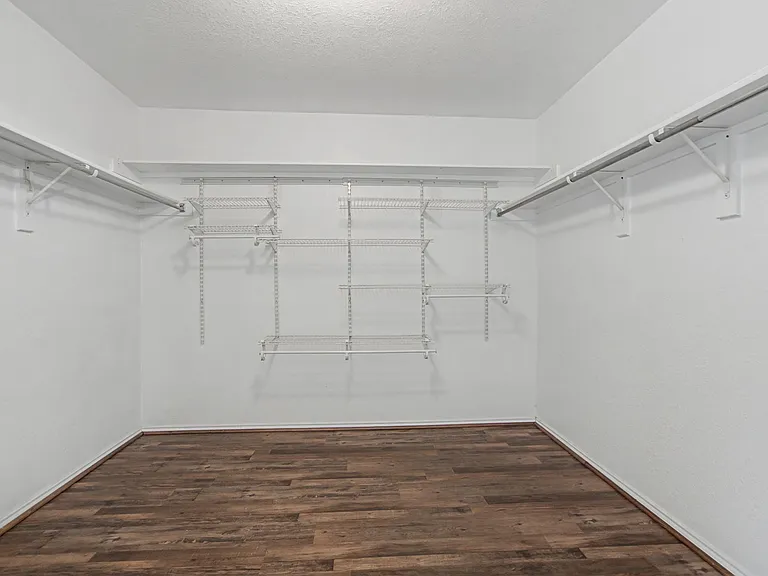 5016 Meridian Ln — Photo 27