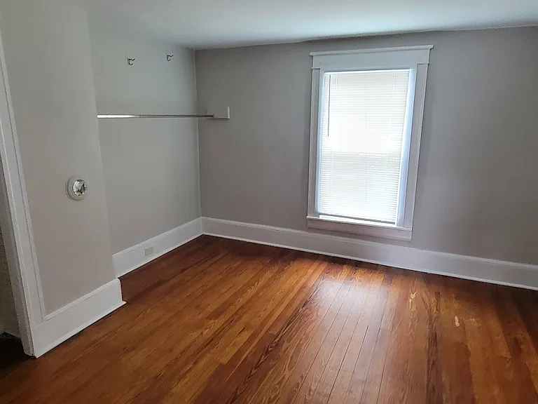 212 Summit St #B — Photo 8