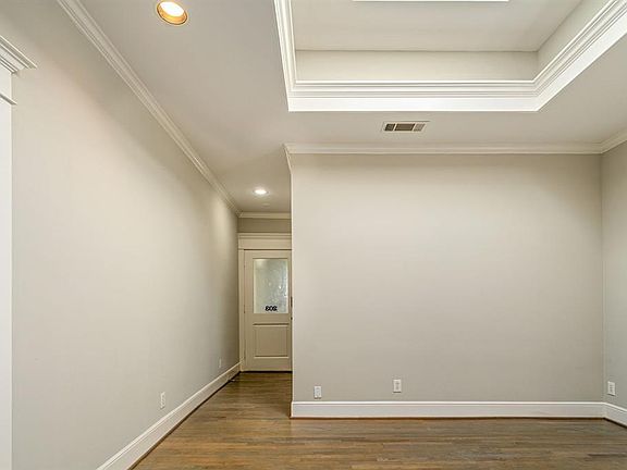 2nd image of 4038 Lemmon Ave Ste 203