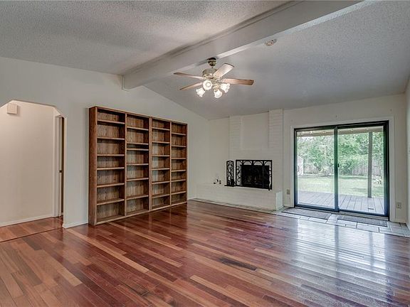 3rd image of 509 Parkview Dr