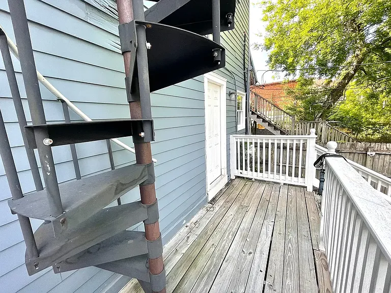 2206 Barnard St — Photo 19