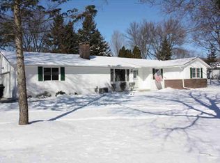 2654 Pioneer Dr, Green Bay, WI 54313