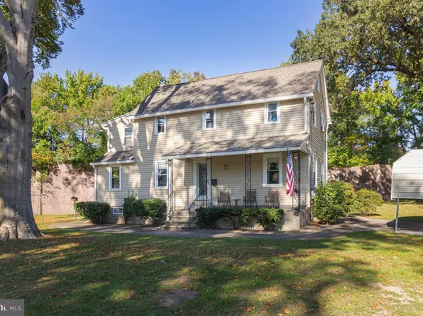 244 Baptiste Ave, Barrington, NJ 08007