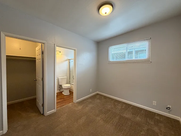 Tahoe Terrace Apartments — Photo 8