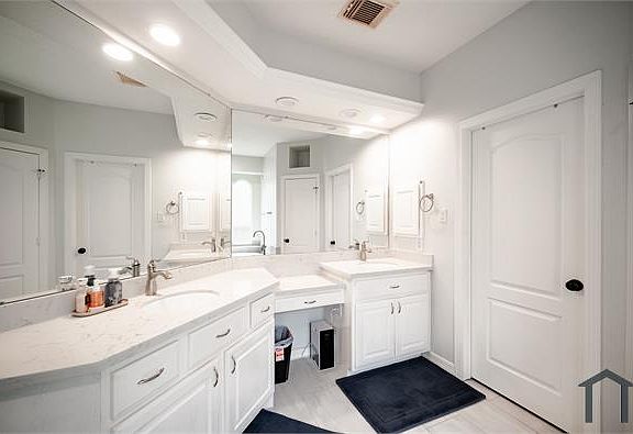 4th image of 5810 Misty Island Ct