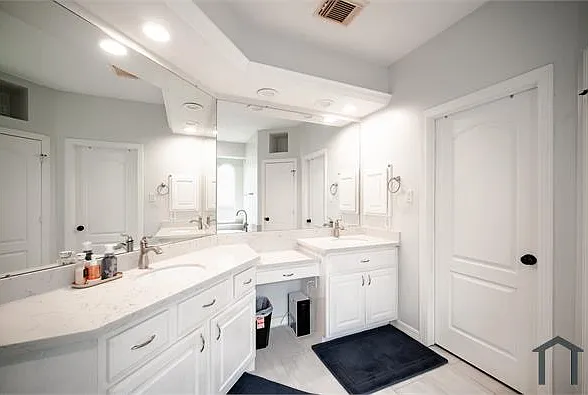 5810 Misty Island Ct — Photo 4