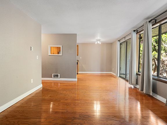 4th image of 12522 NE 117th Pl APT D7