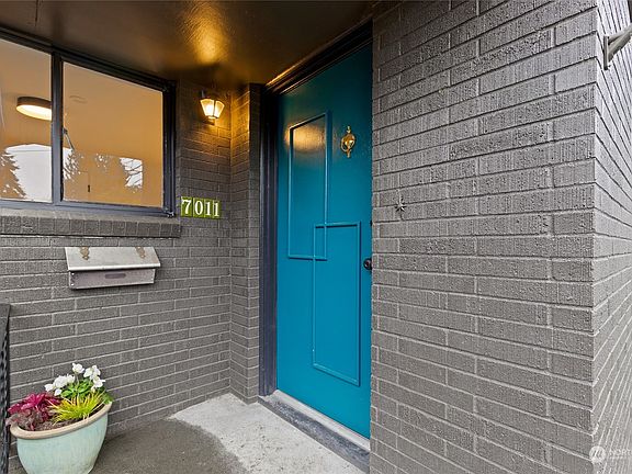 3rd image of 7011 42nd Avenue NE
