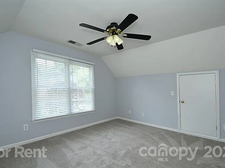10402 Friarsgate Rd — Photo 1