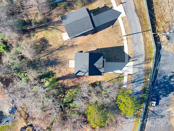 5th image of 3208 Auten Ave