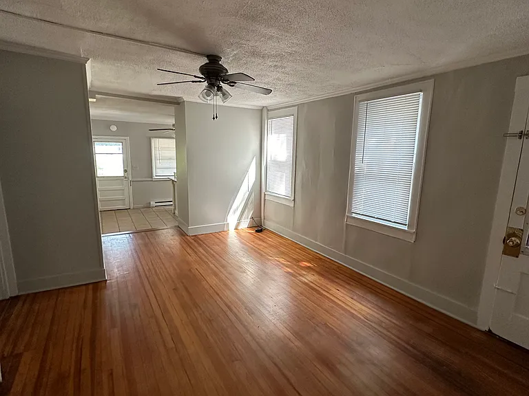 300 W Elm St #1 — Photo 10