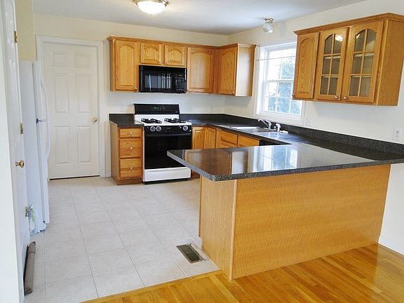 5th image of 25 W Howard St Unit C3