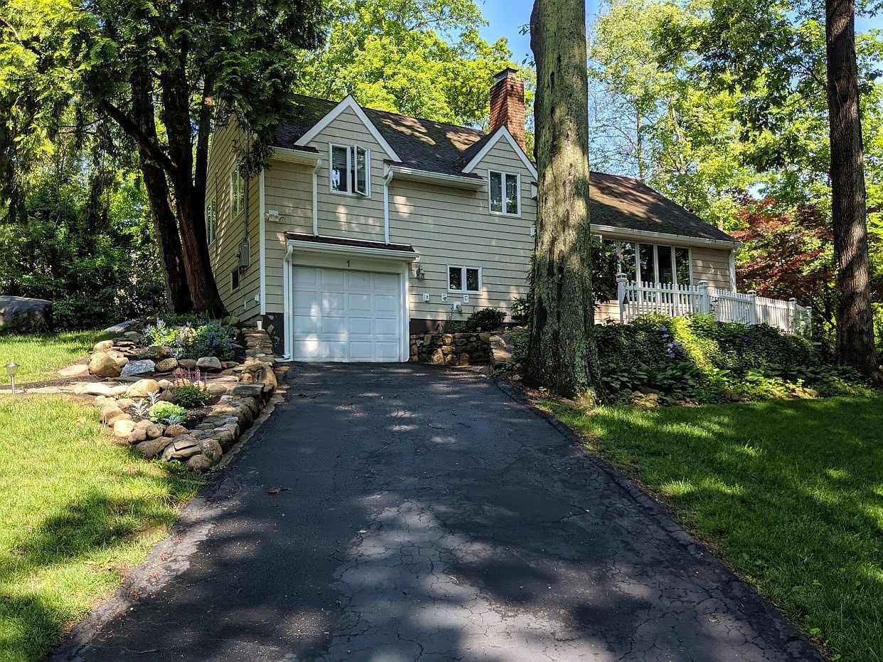 1 Bradford Pl, Melville, NY 11747 Zillow