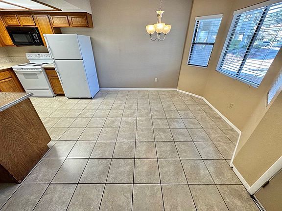 4th image of 2708 Beaver Creek Ct APT 102