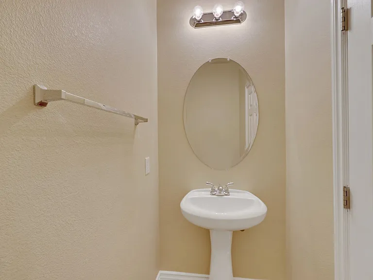 4216 Falcons Flight Ave — Photo 3