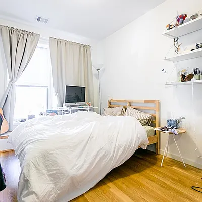 Rented by Nooklyn NYC LLC | media 39