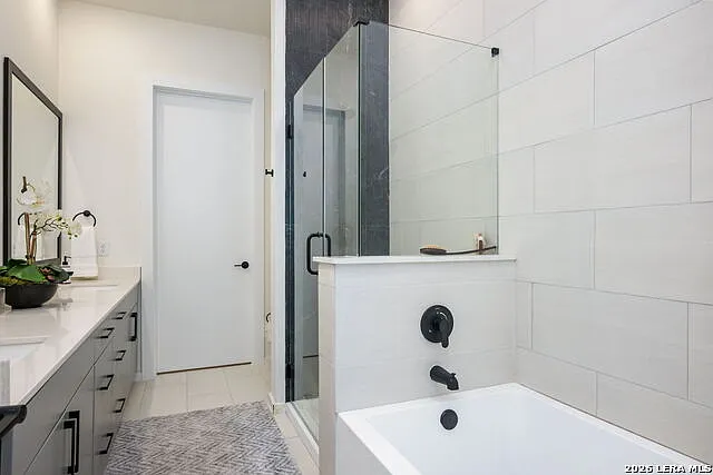 719 E Locust St #3110 — Photo 27