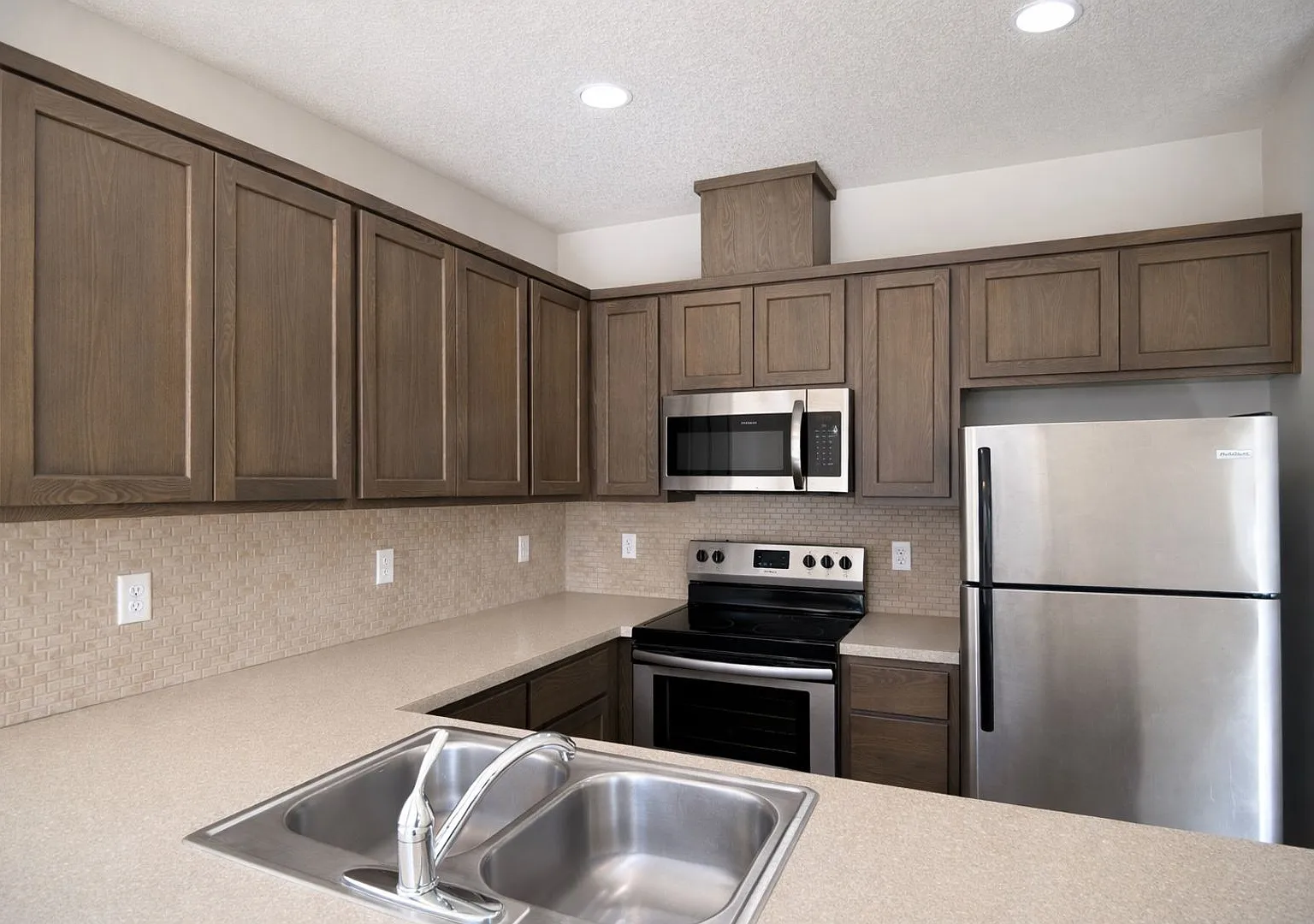 r205CloverDaleRoad — Photo 2