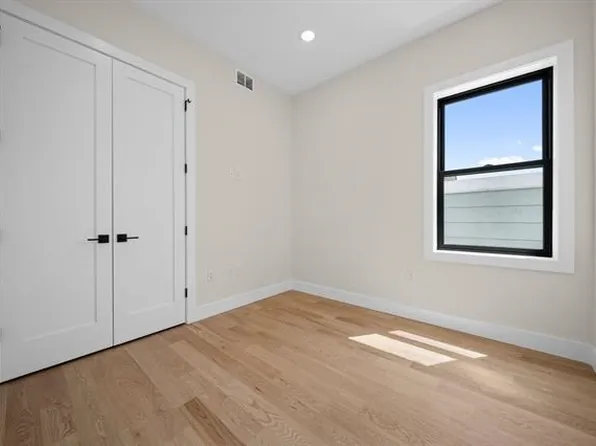 27 Graham Street image 15 of 26