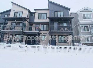 1244 Aster Blvd NW, Edmonton, AB T6T2K8