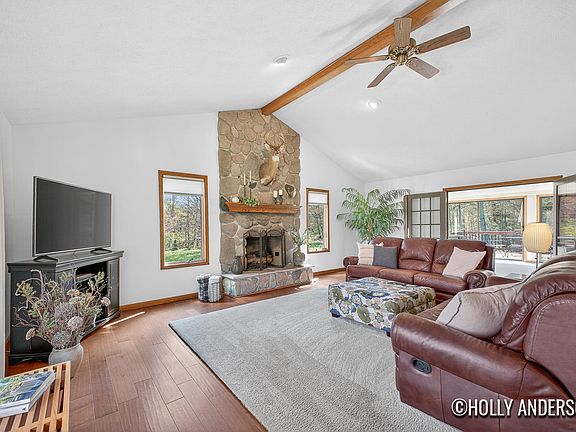 5th image of 16754 Lunker Ln