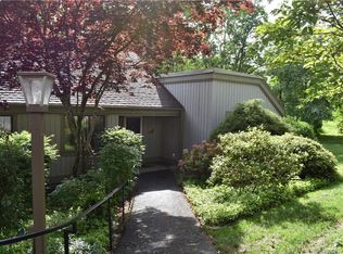 155 Heritage Vlg #B, Southbury, CT 06488