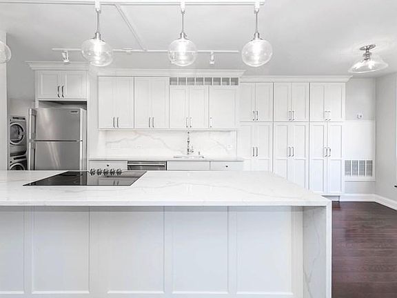 2nd image of 1326 N Astor St #1BR