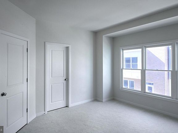 4th image of 928 N Alfred St