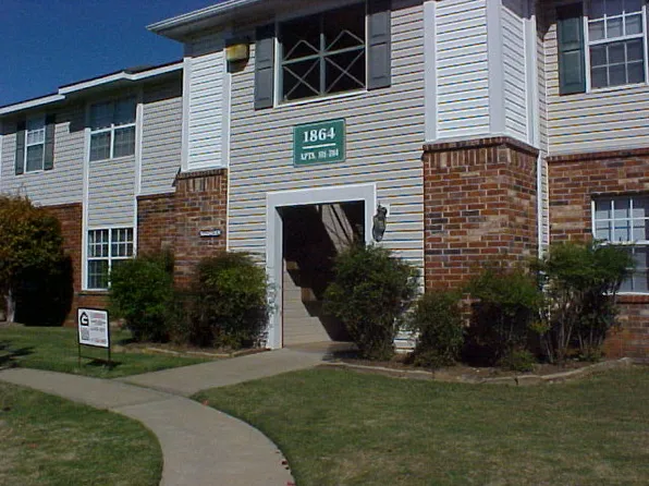2 bed, 2.0 bath, 930 sqft, $900, 1864 Cambridge Park Pl #204, Springdale, AR 72764