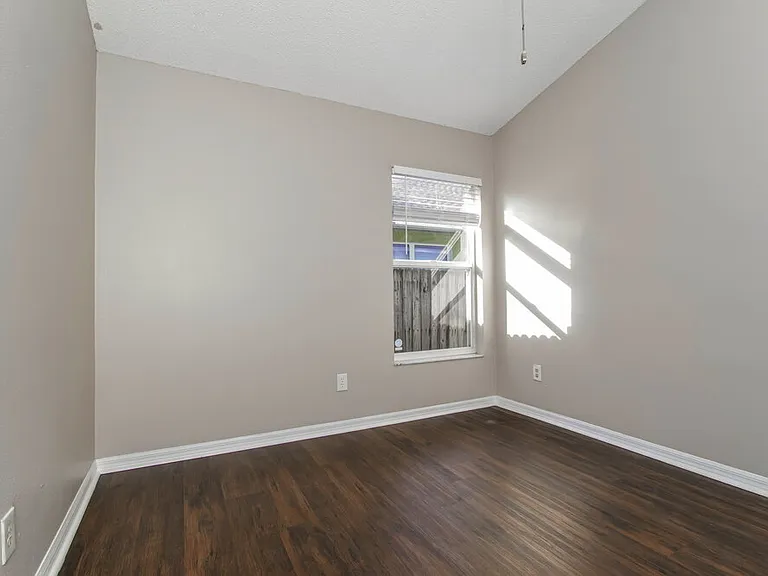 2161 Fennell St — Photo 12