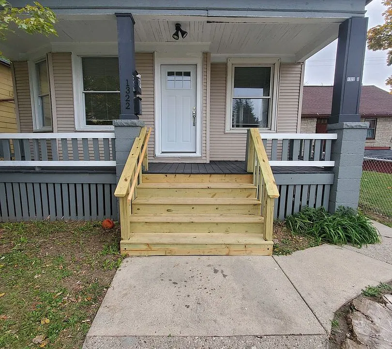 1322-1322A W Hopkins St. - Duplex