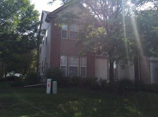 1673 Carlemont Dr APT A, Crystal Lake, IL 60014