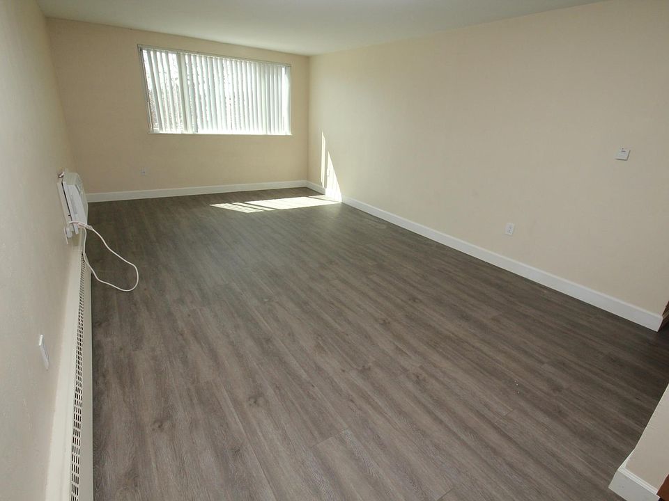 1st image of 136 Lincoln St APT 12