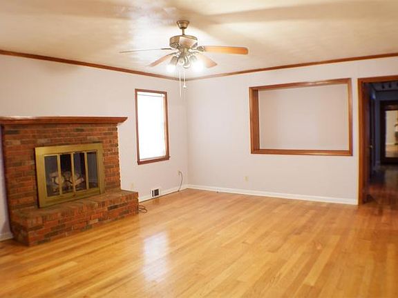 3rd image of 2696 Richwood St