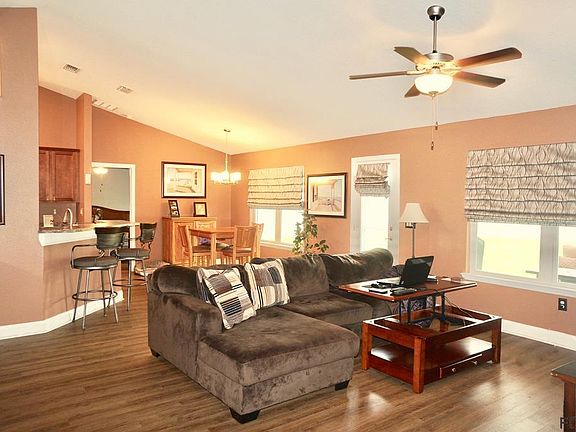 4th image of 24 Rosecroft Ln