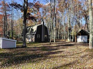 W12330 E Bedora Ct, Crivitz, WI 54114