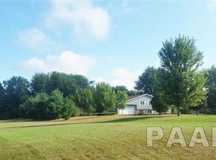 3201 E Hidden Valley Ln, Chillicothe, IL 61523