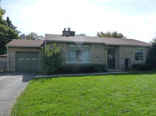 N87W16969 Garfield Dr, Menomonee Falls, WI 53051