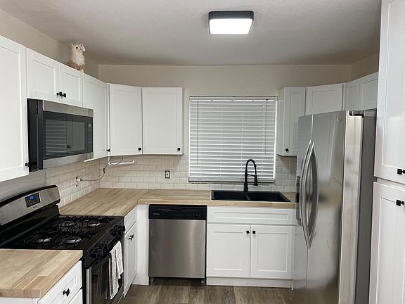 3rd image of 7804 Brodie Ln #B