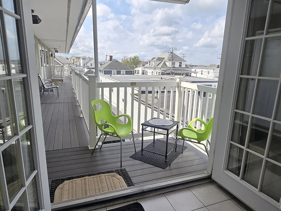 12 G St #55