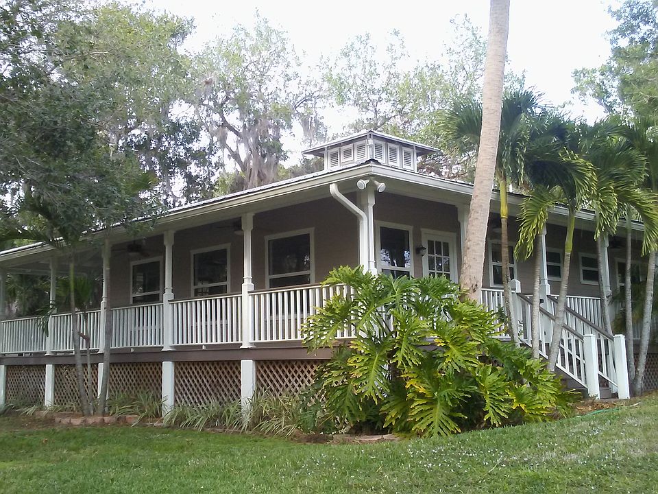 2nd image of 6316 Arapahoe St
