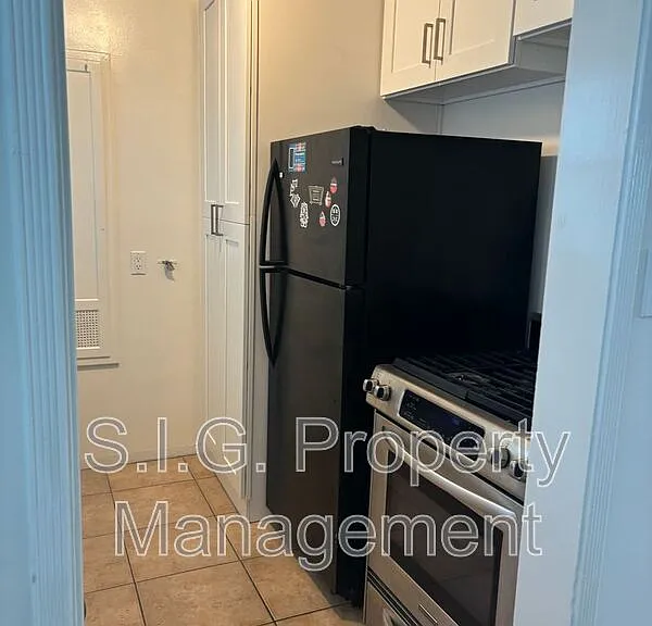 1151 Western Ave #C — Photo 3