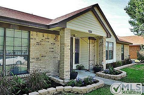 3rd image of 2517 Independence Dr