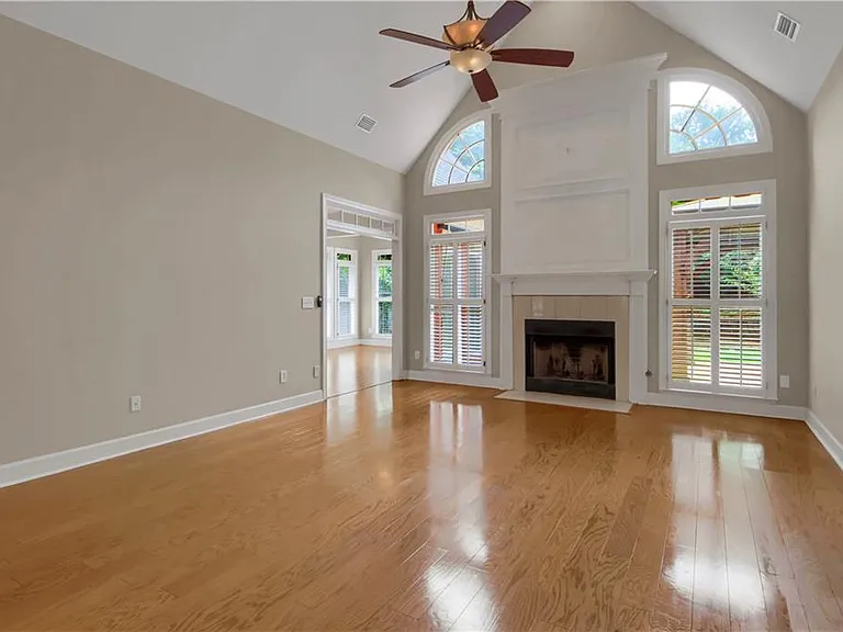 312 Declaire Way NE — Photo 15