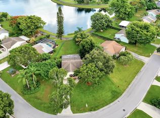 5359 Courtney Cir, Boynton Beach, FL 33472