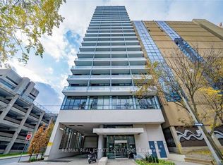 210 Simcoe St #2002, Toronto, ON M5T 0A9